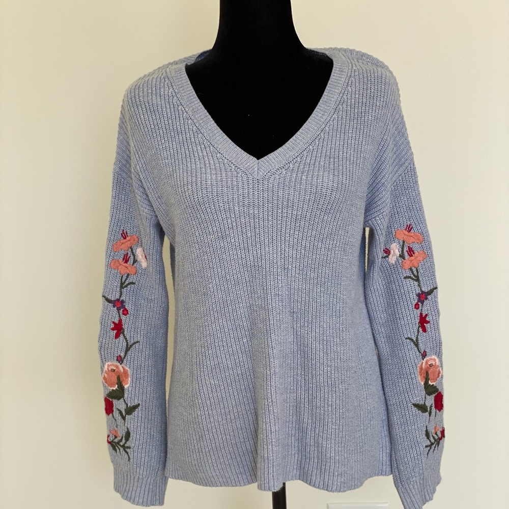 AE V-neck Floral Embroidered Sweater - American Eagle
